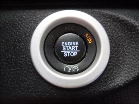 Used 2018 RAM 1500 Laramie w/ Convenience Group image 11