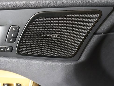 Used 2022 Volvo XC60 B6 Inscription w/ Climate Package image 34