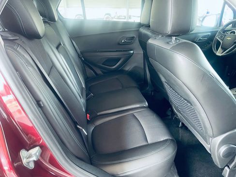 Used 2016 Chevrolet Trax LT w/ LT Convenience Package image 19