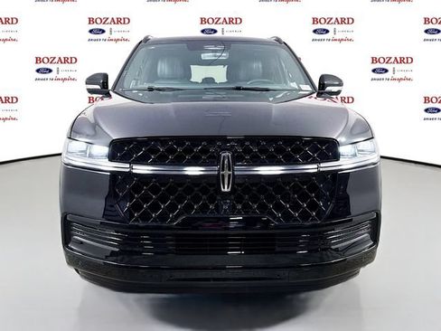 New 2026 Lincoln Navigator Reserve w/ Jet Appearance Package AWD/4WD image 2