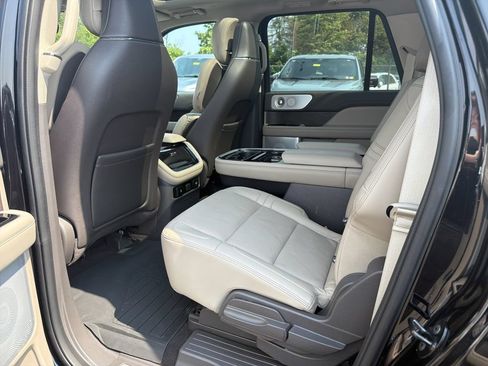 Certified 2024 Lincoln Navigator L Reserve AWD/4WD image 11