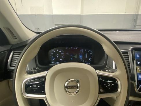 Used 2019 Volvo XC90 T5 Momentum w/ Multimedia Package AWD/4WD image 15