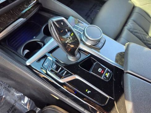 Used 2022 BMW 530i xDrive w/ M Sport Package AWD/4WD image 28