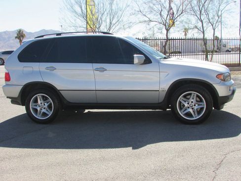 Used 2005 BMW X5 4.4i image 3