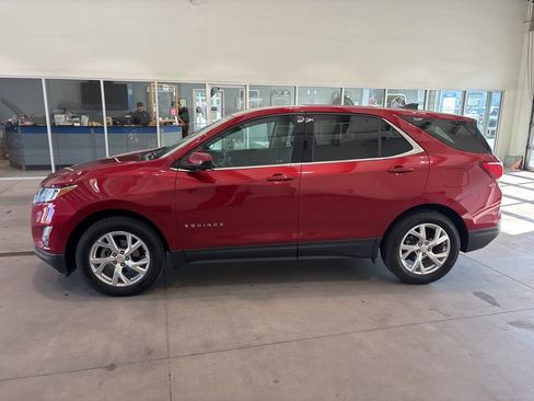 Used 2020 Chevrolet Equinox LT image 2