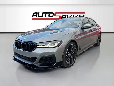 Used 2023 BMW M550i xDrive w/ Dynamic Handling Package AWD/4WD image 3