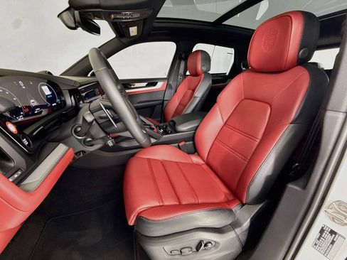 Certified 2026 Porsche Cayenne S AWD/4WD image 5