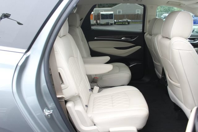 Used 2024 Buick Enclave Avenir w/ Avenir Technology Package AWD/4WD image 11