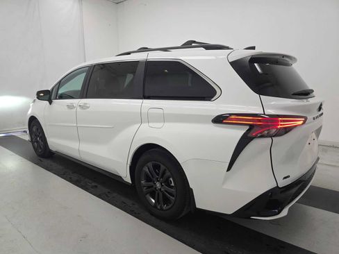 Used 2024 Toyota Sienna XSE w/ XSE Premium Package AWD/4WD image 6