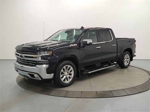 Used 2019 Chevrolet Silverado 1500 LTZ image 3