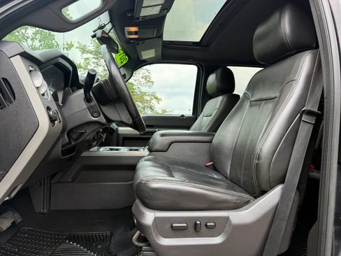 Used 2015 Ford F250 Lariat w/ Lariat Ultimate Package AWD/4WD image 10