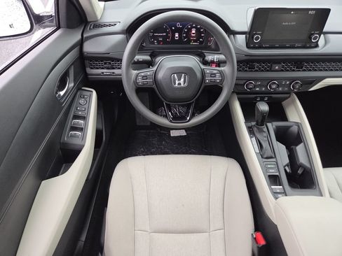 Certified 2025 Honda Accord LX image 25