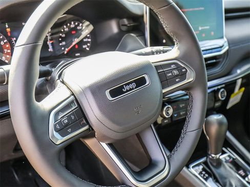 New 2026 Jeep Compass Latitude image 24