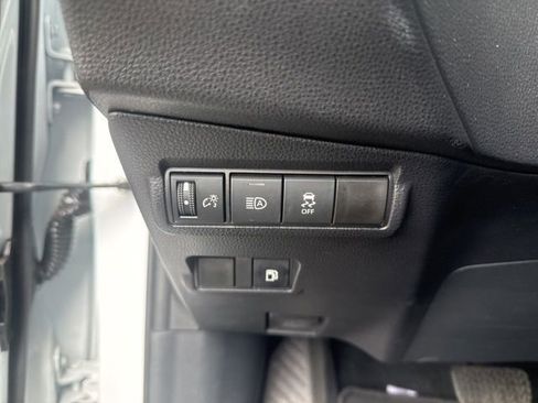 Used 2025 Toyota Corolla Cross AWD Hybrid image 25