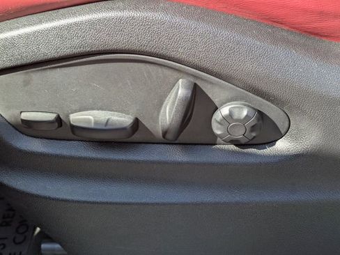 Used 2022 Porsche Cayenne Platinum Edition image 17