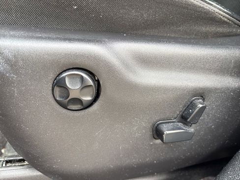 Used 2017 Jeep Grand Cherokee Altitude image 18