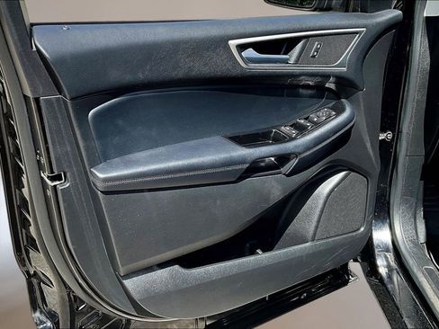 Used 2018 Ford Edge SEL w/ Equipment Group 201A AWD/4WD image 19