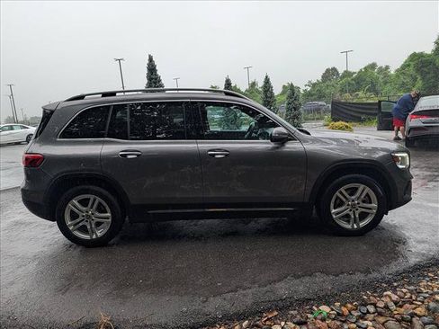 Used 2021 Mercedes-Benz GLB 250 4MATIC image 6