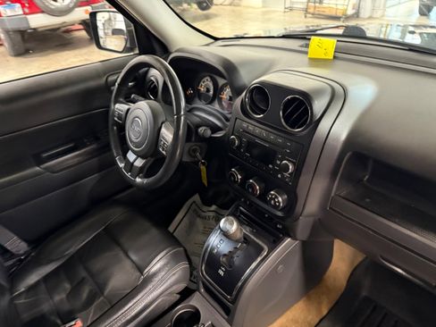 Certified 2016 Jeep Patriot High Altitude image 12