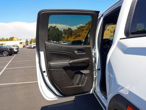 Used 2025 GMC Canyon Elevation image 15