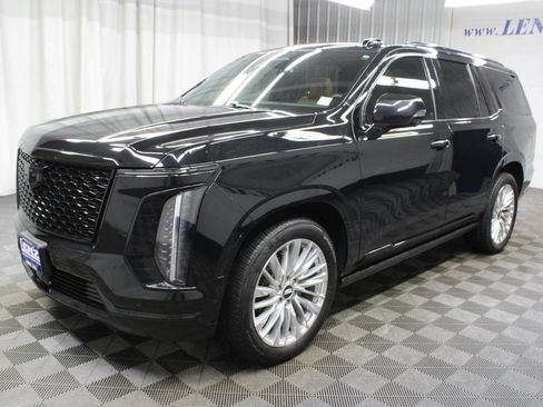 Used 2025 Cadillac Escalade Premium Luxury w/ Touring Package AWD/4WD image 9