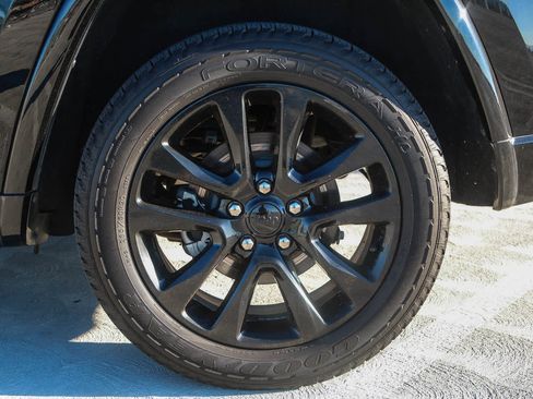 Used 2020 Jeep Grand Cherokee Altitude image 10