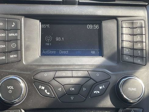 Used 2018 Ford Fusion SE FWD image 30