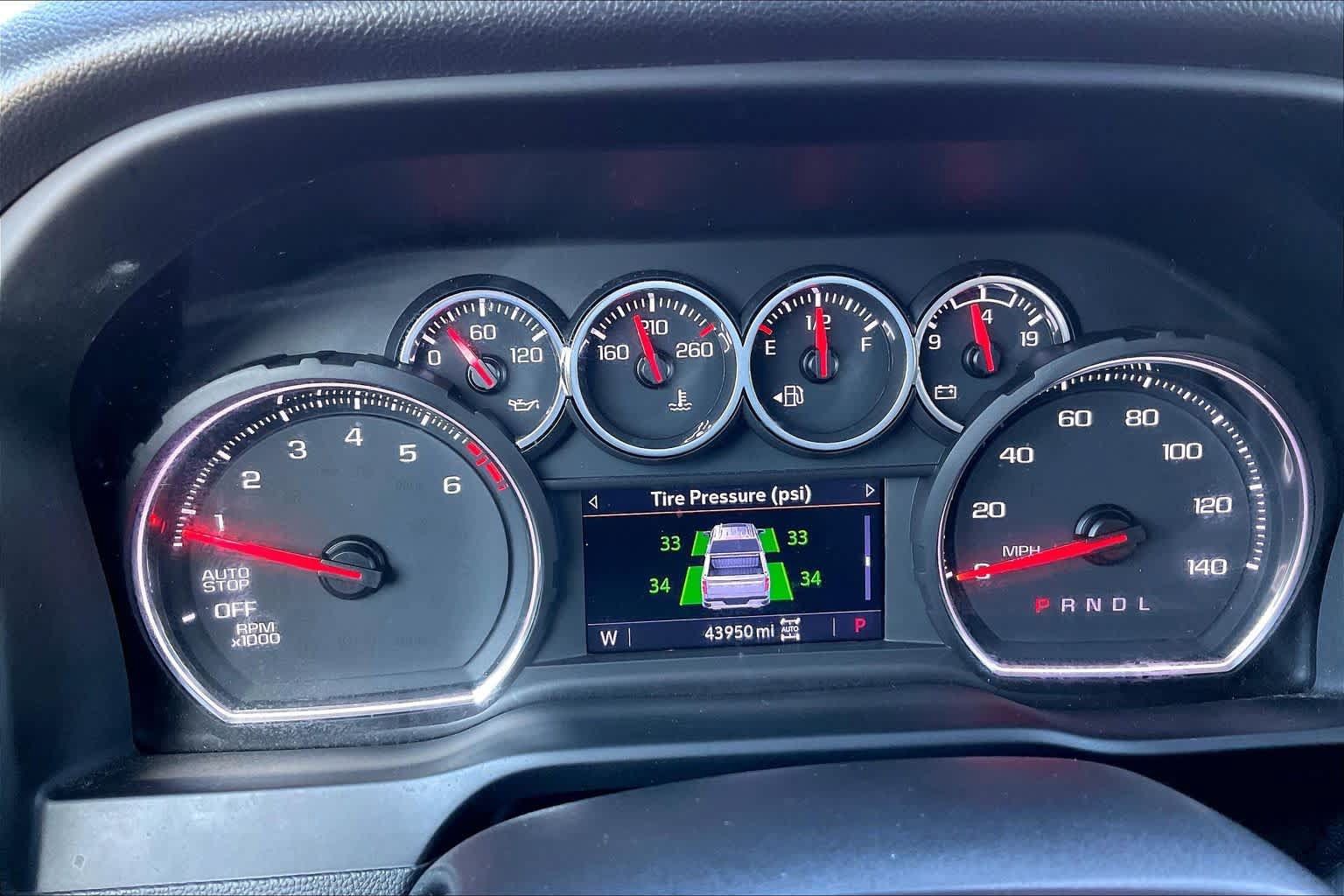 Used 2022 Chevrolet Silverado 1500 LT AWD/4WD image 25