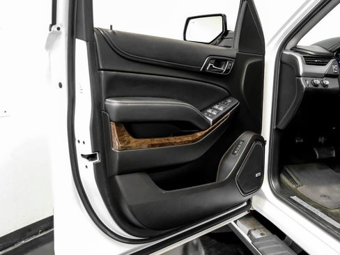 Used 2017 Chevrolet Tahoe LT w/ LT Signature Package image 36