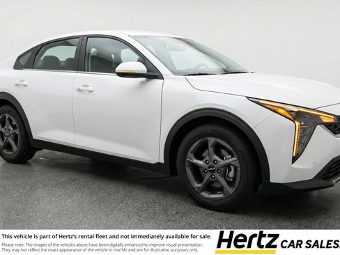 Used 2025 Kia K4 LXS image 1