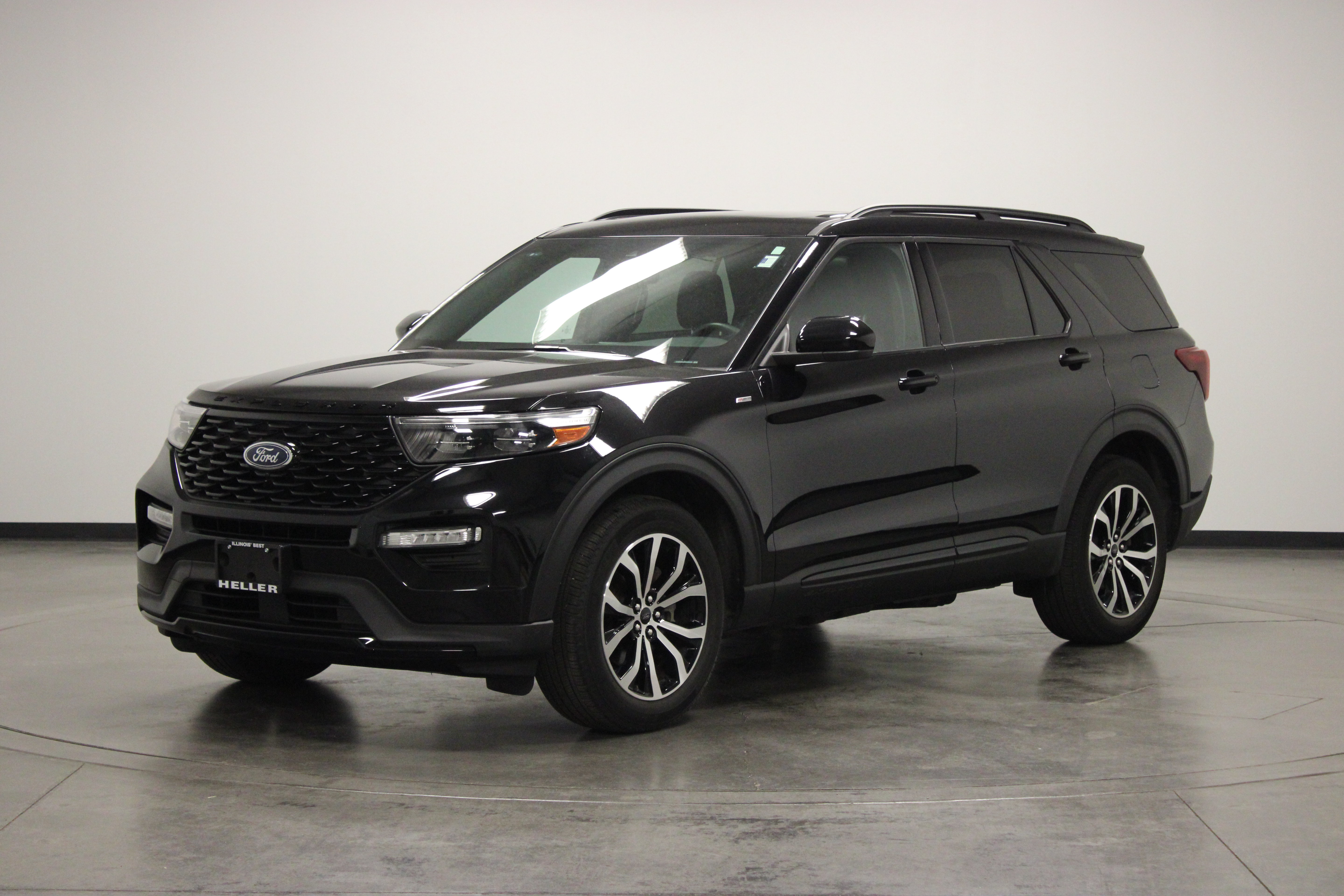 Used 2024 Ford Explorer ST-Line w/ Class IV Trailer Tow Package AWD/4WD image 4