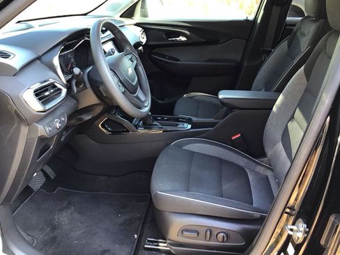 Used 2023 Chevrolet TrailBlazer LT w/ Convenience Package FWD image 10