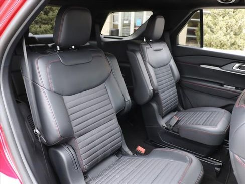 New 2026 Ford Explorer ST-Line w/ ST-Line Street Pack image 13