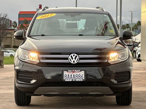 Used 2017 Volkswagen Tiguan S image 10