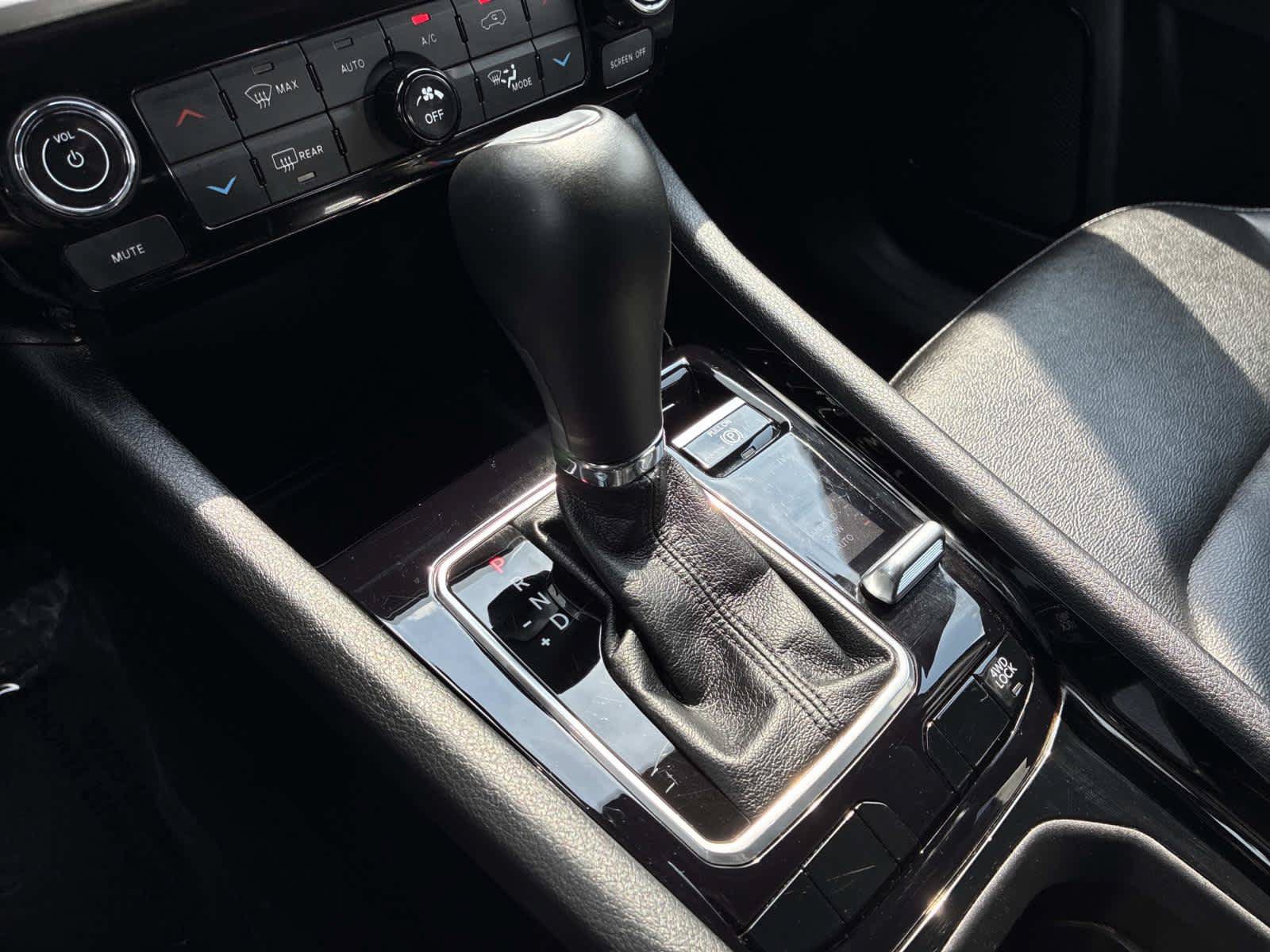 Used 2025 Jeep Compass Limited AWD/4WD image 33