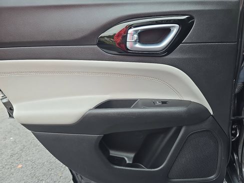 Used 2022 Jeep Compass Limited image 26