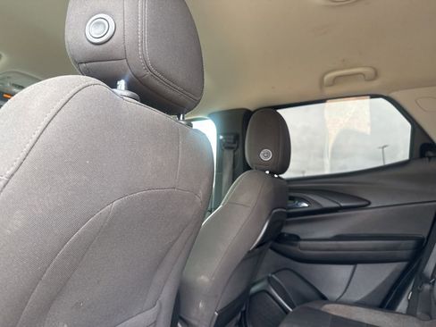 Used 2021 Chevrolet TrailBlazer LT w/ Convenience Package FWD image 35
