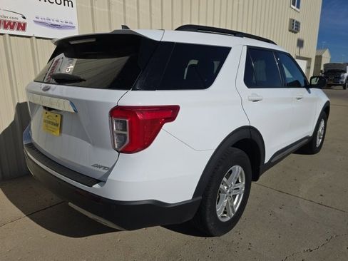 Used 2023 Ford Explorer XLT w/ Equipment Group 202A image 5