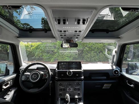 Used 2025 INEOS Grenadier Fieldmaster Edition image 23