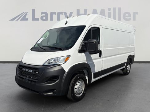 Used 2023 RAM ProMaster 2500 FWD image 1