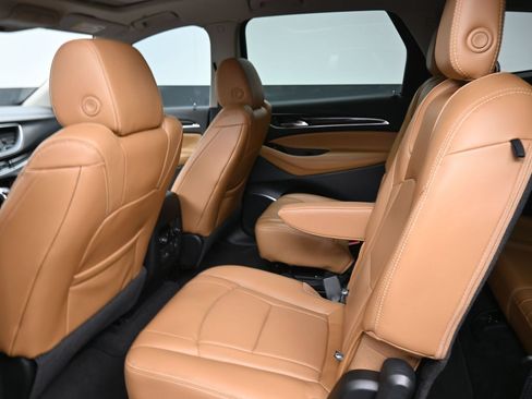 Used 2018 Buick Enclave Premium w/ Experience Buick Package FWD image 17