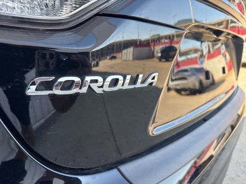 Used 2025 Toyota Corolla LE FWD image 7