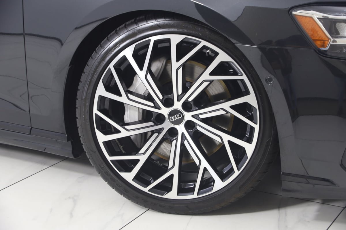 Used 2023 Audi A8 L 3.0T AWD/4WD image 18