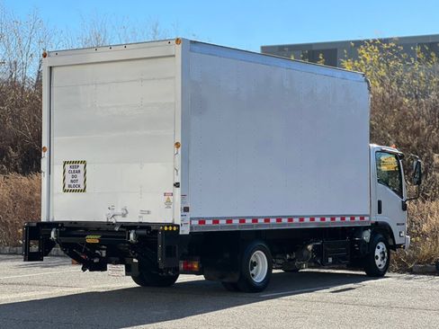 Used 2024 Isuzu NPR image 8