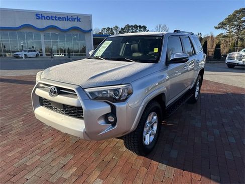 Used 2022 Toyota 4Runner SR5 Premium image 32