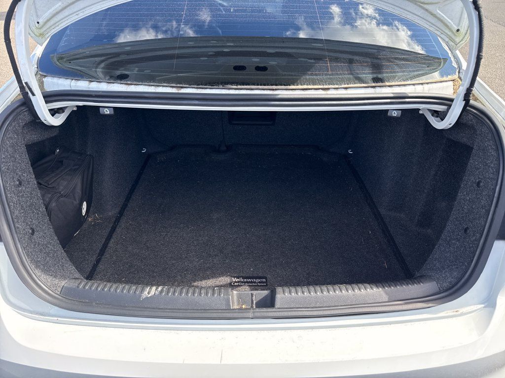 Used 2017 Volkswagen Jetta SE FWD image 28