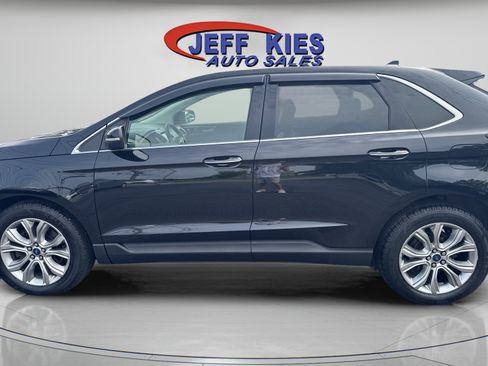 Used 2019 Ford Edge Titanium w/ Equipment Group 301A AWD/4WD image 8