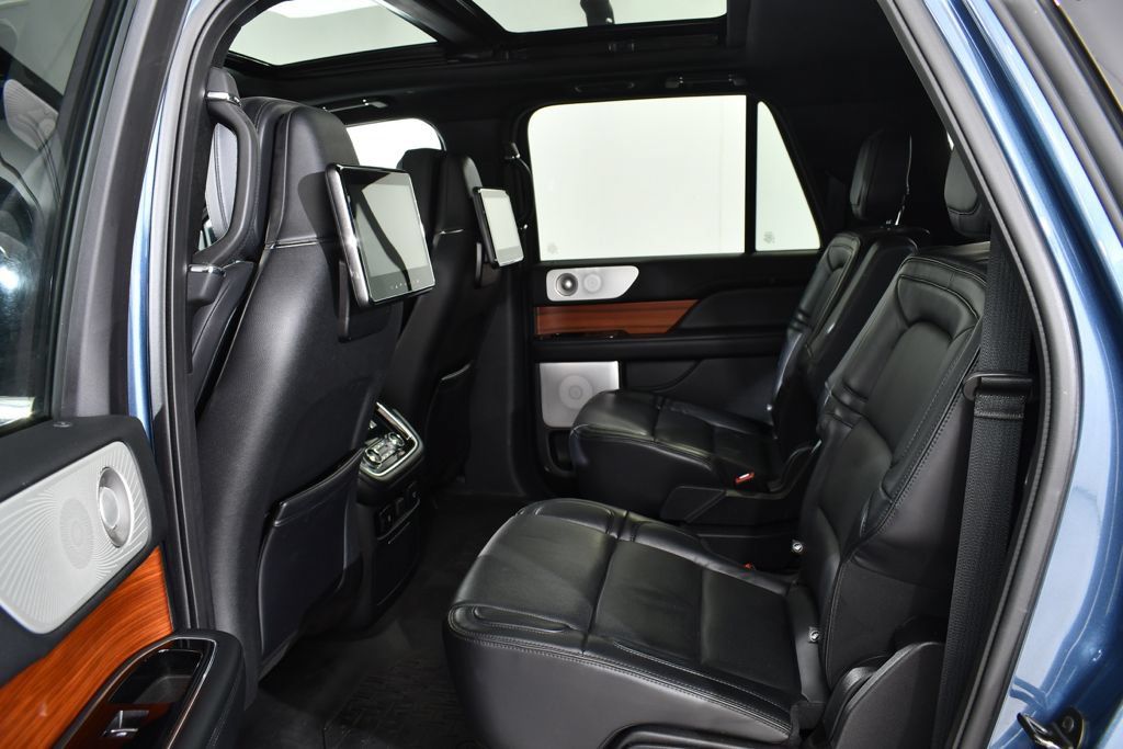 Used 2019 Lincoln Navigator L Reserve AWD/4WD image 16