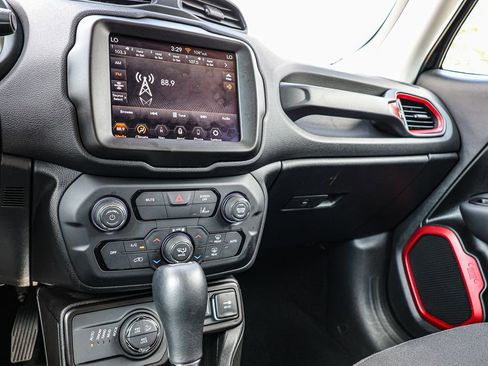 Used 2023 Jeep Renegade Trailhawk image 33