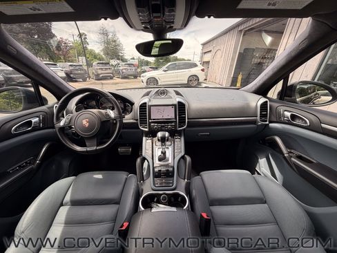Used 2012 Porsche Cayenne Turbo AWD/4WD image 32